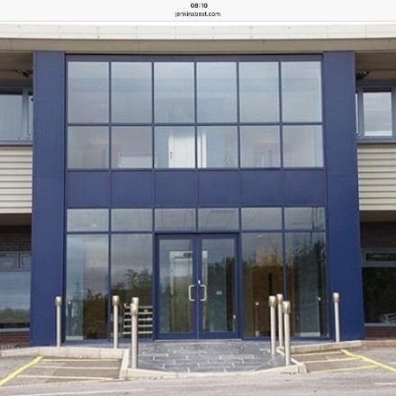 Office in Ebbw Vale - photo 2